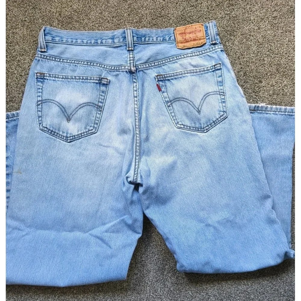Levi's 560 Men's Relaxed Fit Distressed Light Wash Jeans 36X30‎